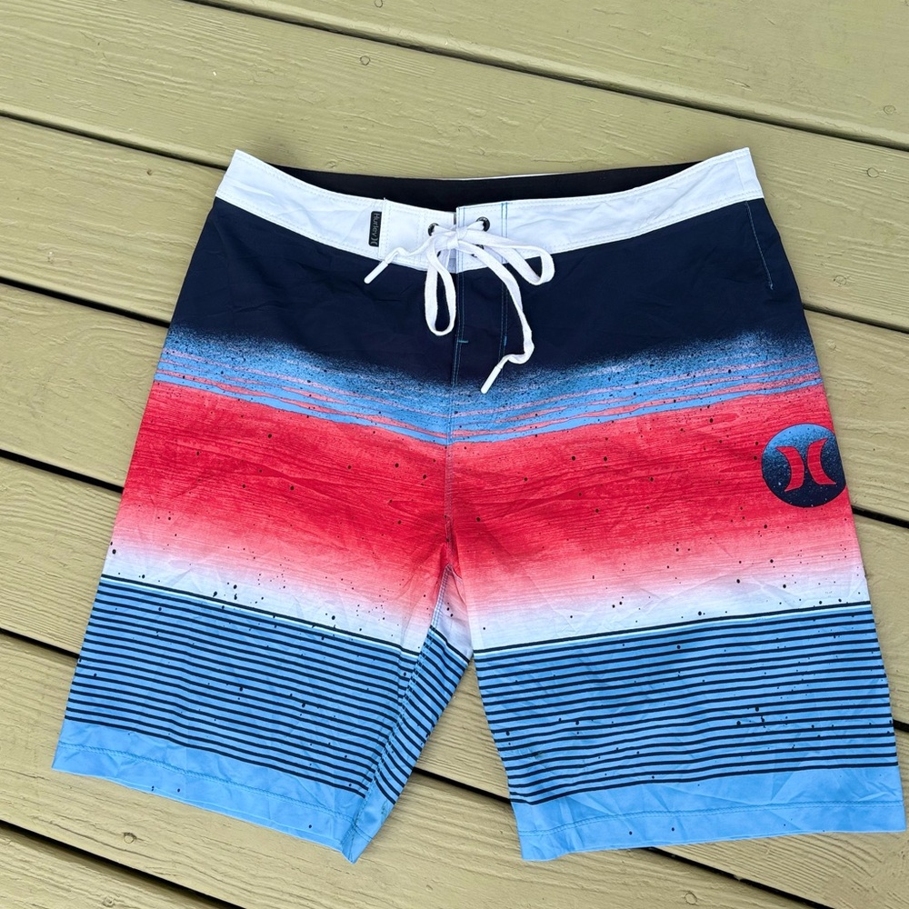 NWOT Hurley Men's Phantom Navy and Red Gradient Board Shorts, Size: 32